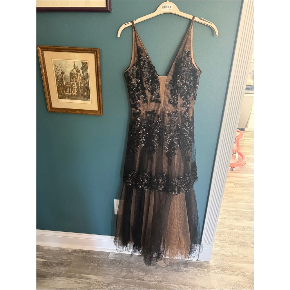 Dress the Population Sidney Deep V-Neck Gown